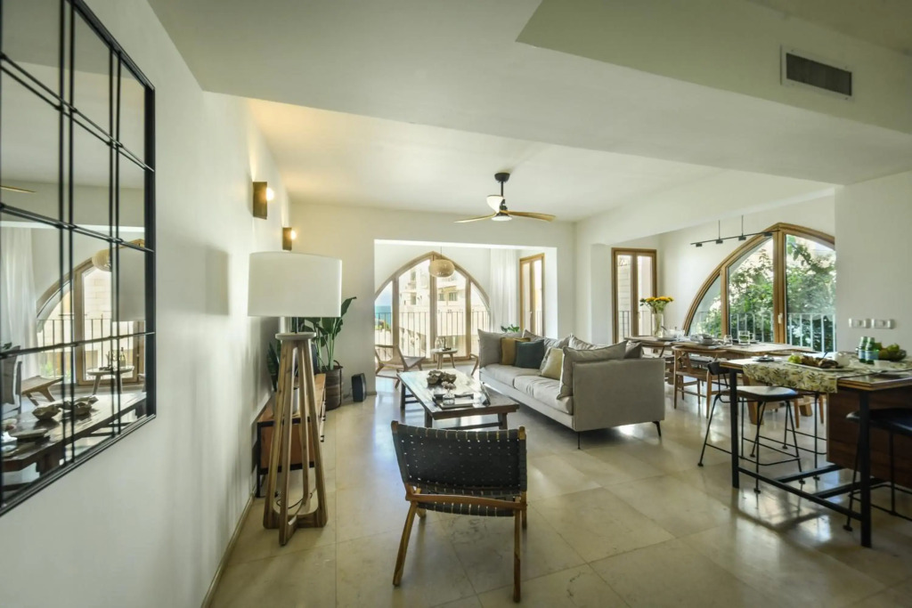 Andromeda 3 Bd apartment with pool & sea view