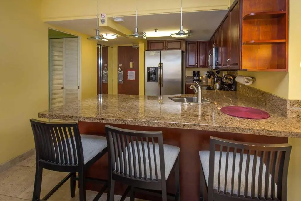 Ilikai 542 - Studio Condo