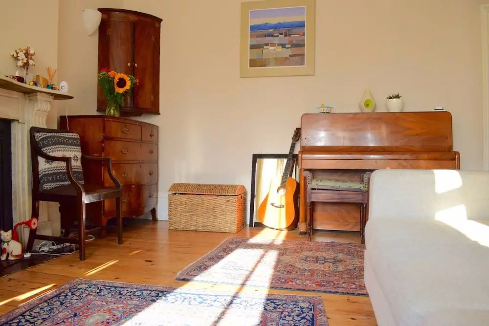 3 Bedroom Victorian Flat With Parking in South East London