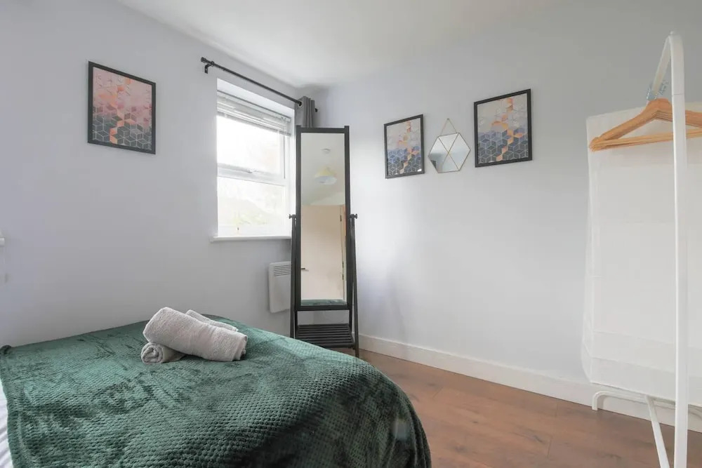 2-bed Apartment in Central Cardiff With Parking