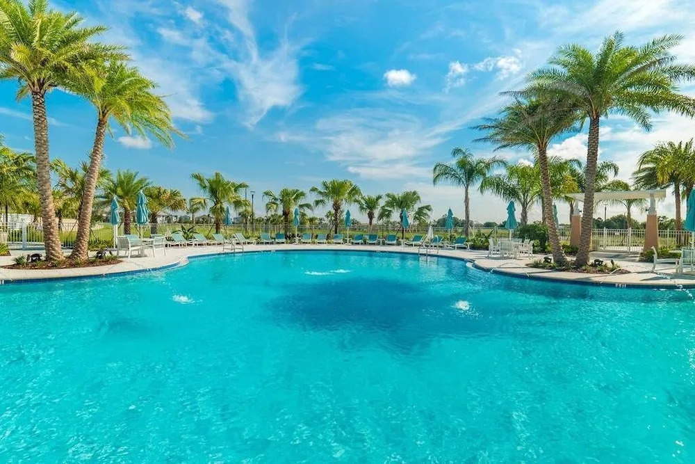 Avenger's, Frozen and Alice in Wonderland Themed Rooms! Private Pool and Modern Decor!