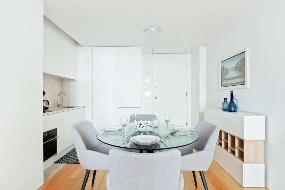 Spacious 1 Bedroom Apartment Near Baixa
