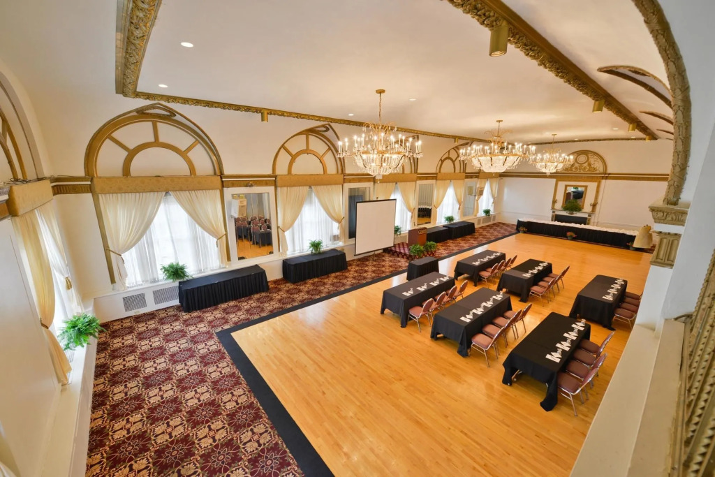 Genetti Hotel, SureStay Collection by Best Western