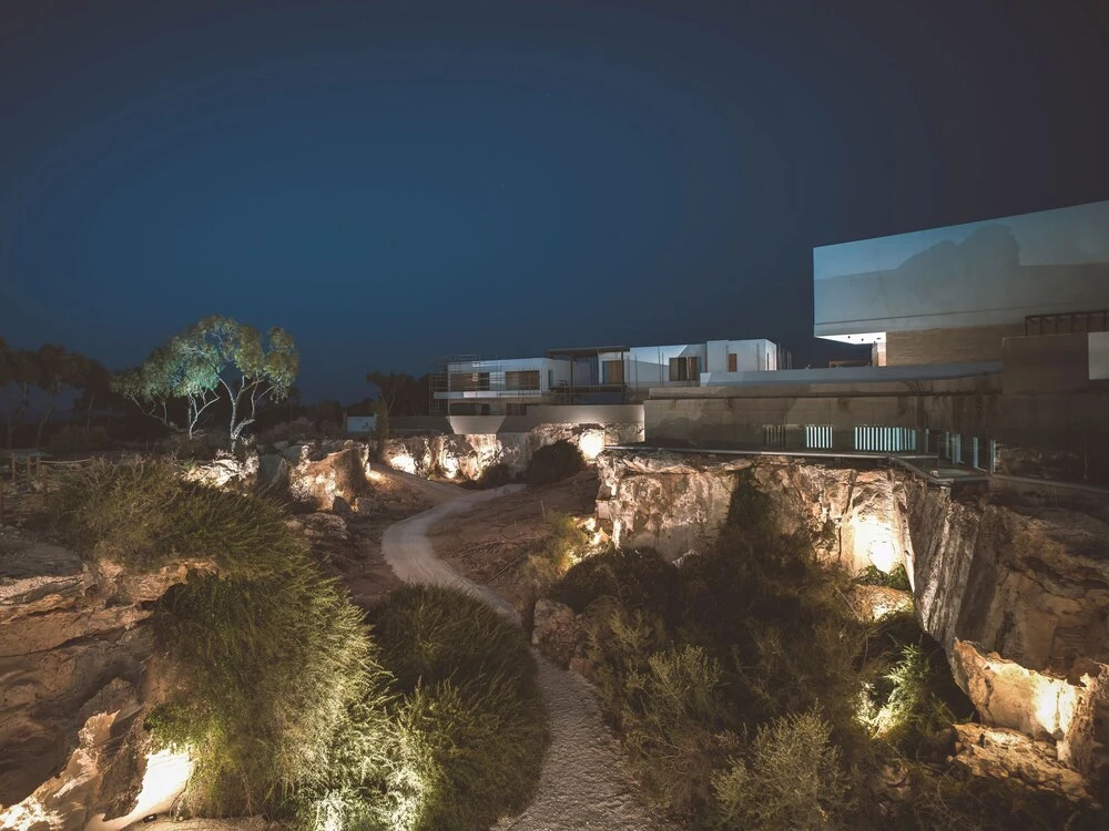 Sanders Konnos Bay Terpsichori - Striking 4-Bedroom Villa With a Side Sea View