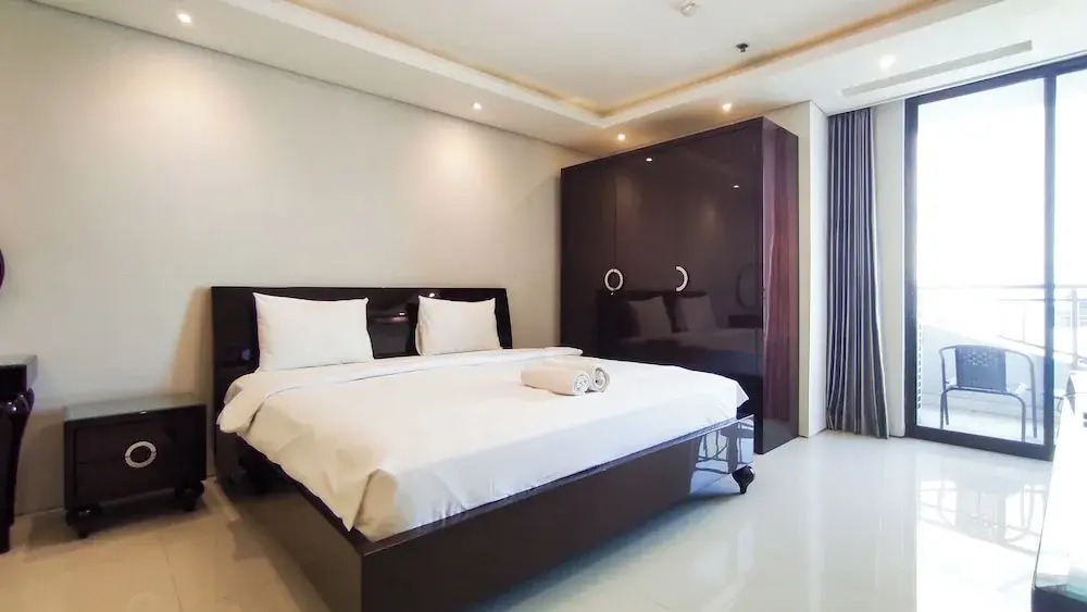 Premium and Restful 3BR in City Center at Kondominium Regensi Apartment