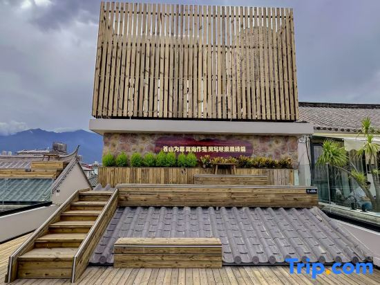 ShiLanLi·Lnn First-line Sea View Vacation Stay (Dali Longni Wharf Store)