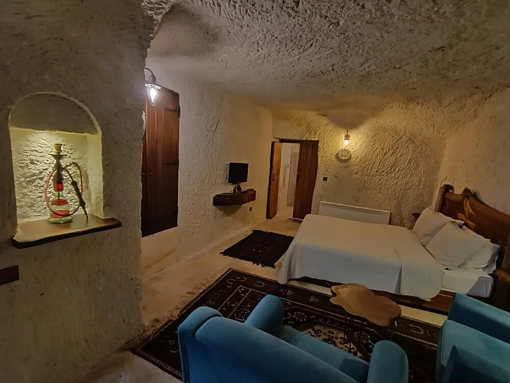 Apex Cave Hotel