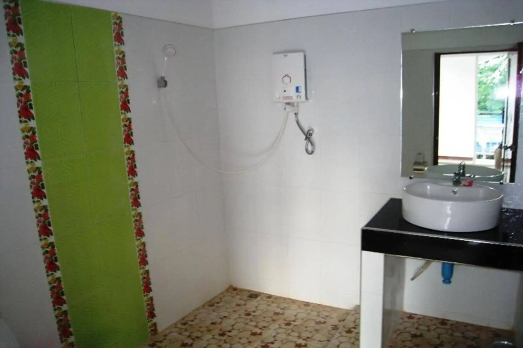 OYO 918 Kachapol Hotel
