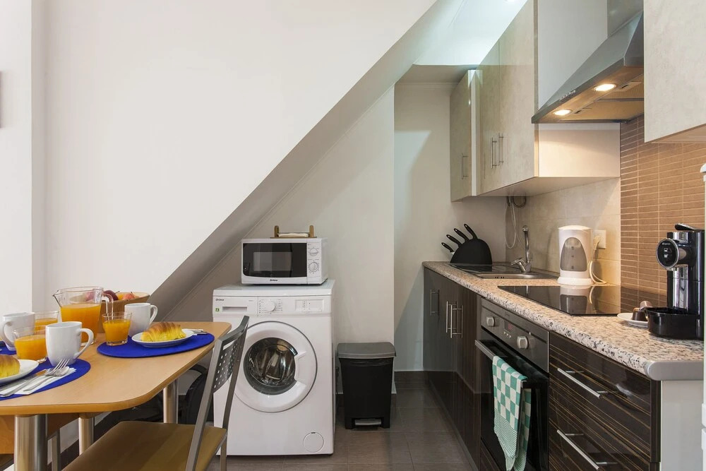 ALTIDO Cosy 1-bed flat w/balcony in Pena, close by subway, viewpoint&park