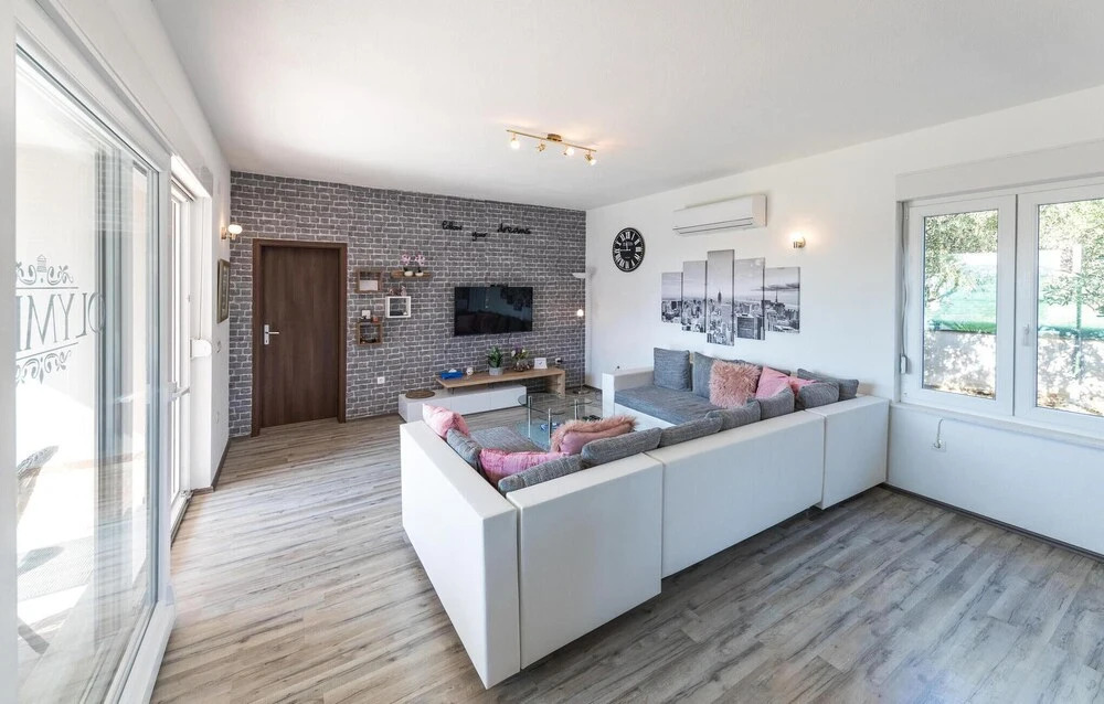 Nice Home in Kastel Stafilic With Wifi and 3 Bedrooms