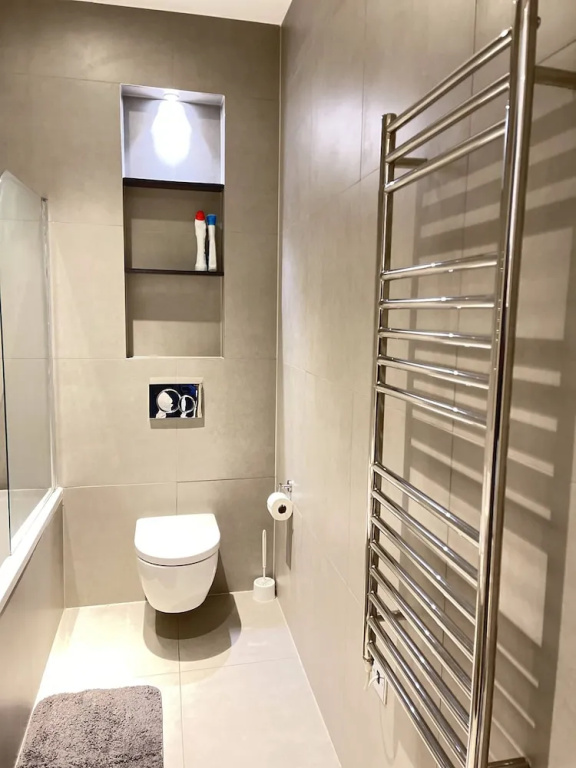 Remarkable 1-bed Apartment in Slough