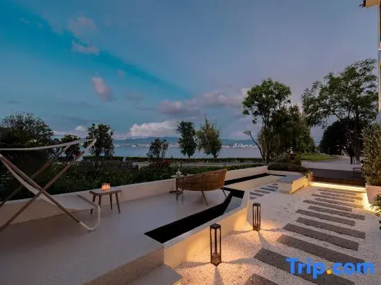 Liu · Seaview Resort Courtyard (Erhai Ecological Corridor Store)