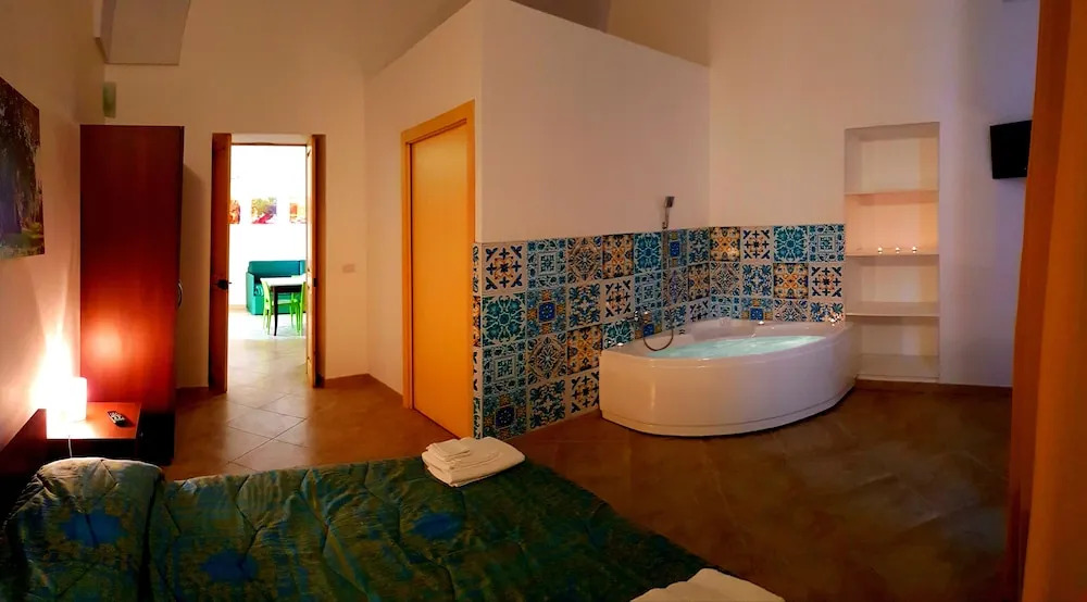 Salento Houses & Idro Suites