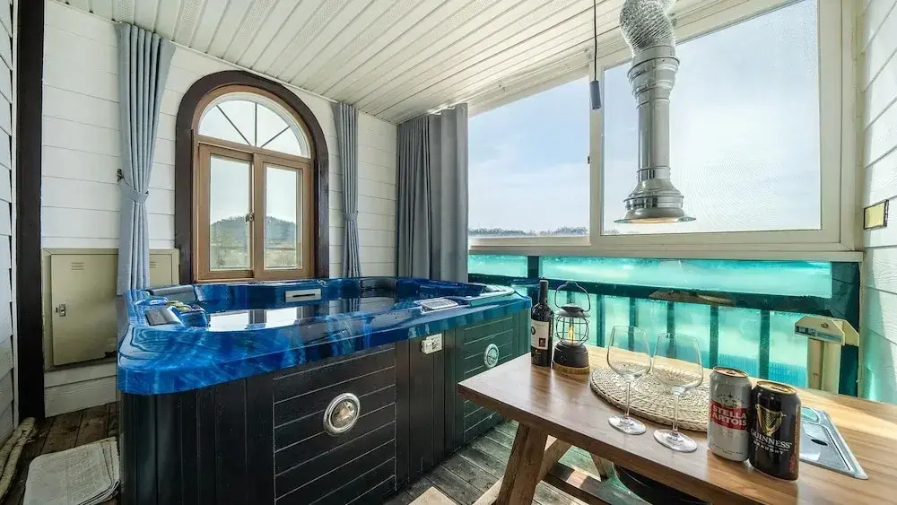 Ganghwa Nakjogaboineun spa Pension