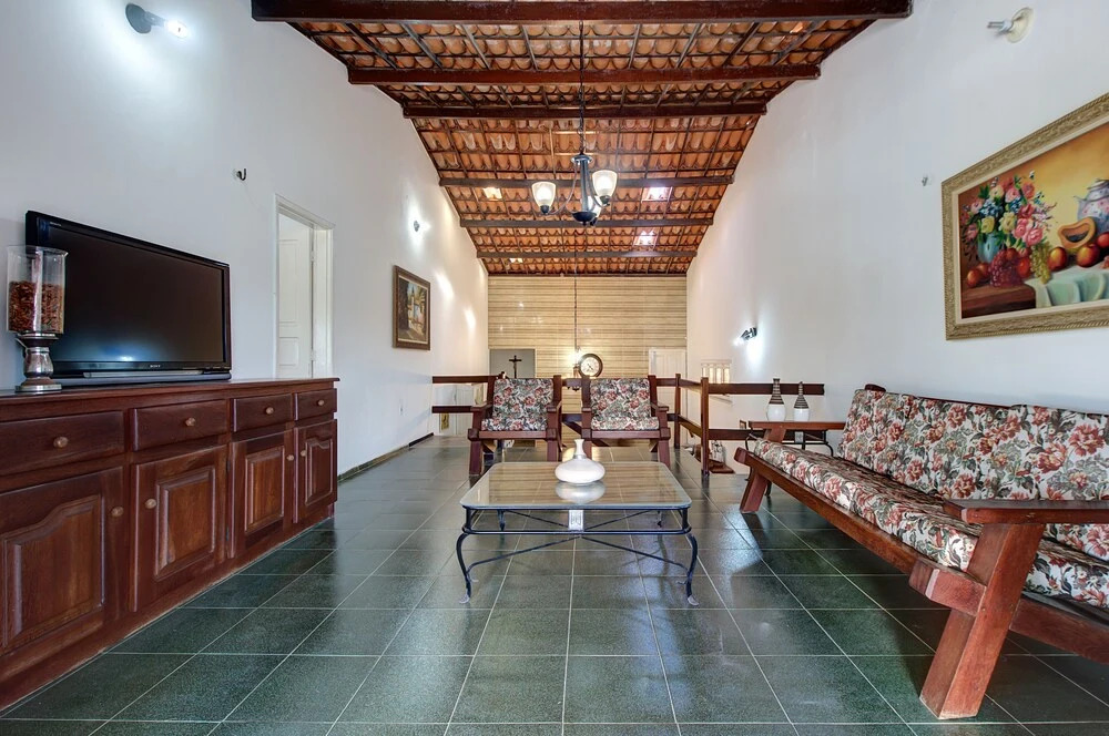 Casa com piscina privativa perto do mar
