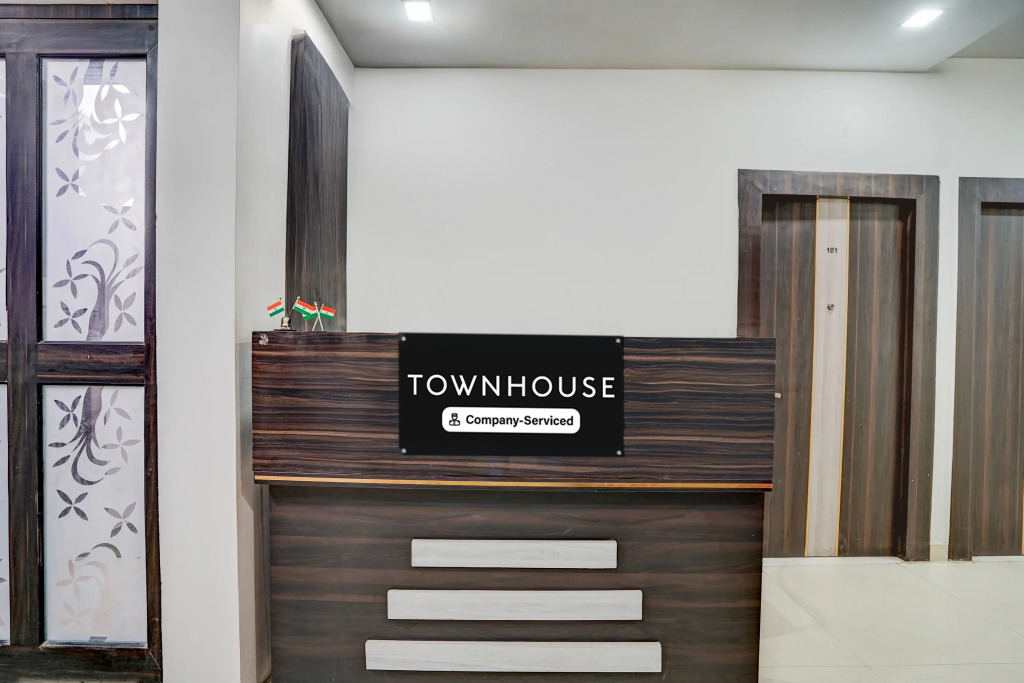 Townhouse Faizabad Road Opp BBD University