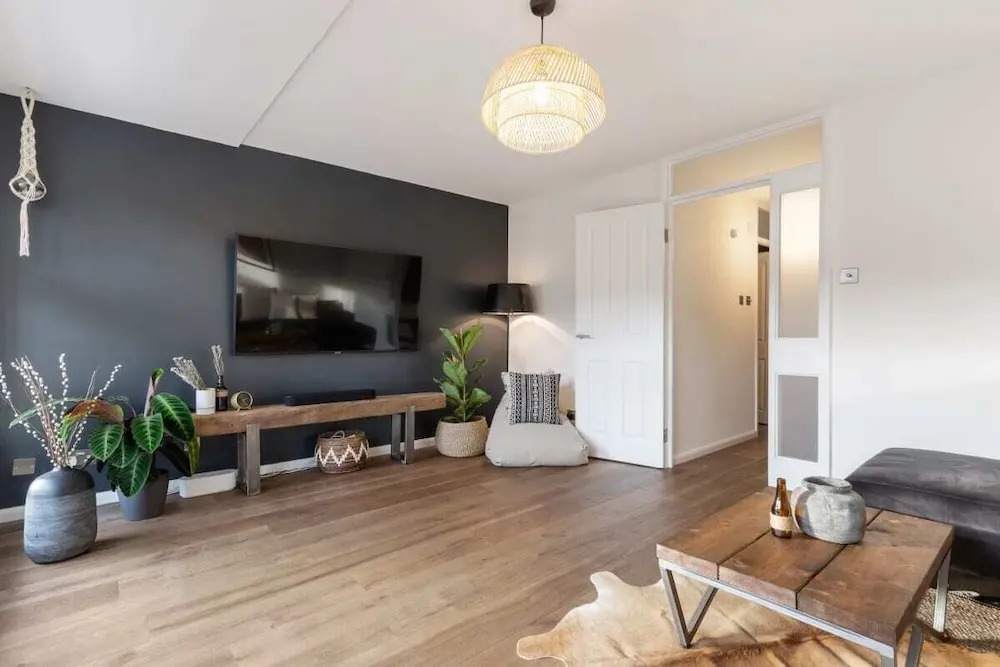 Designer 3 Bed House With Spacious Interior in Haggerston
