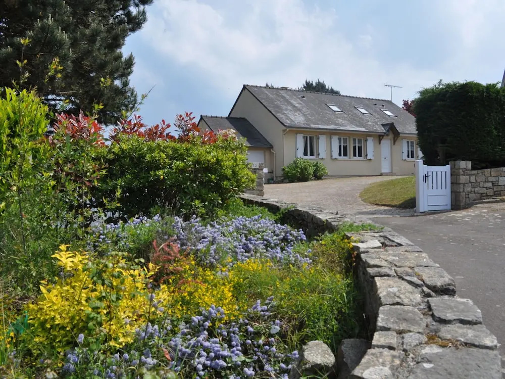 Beautiful Renovated Villa With a Private Swimming Pool and View ont the Sea!