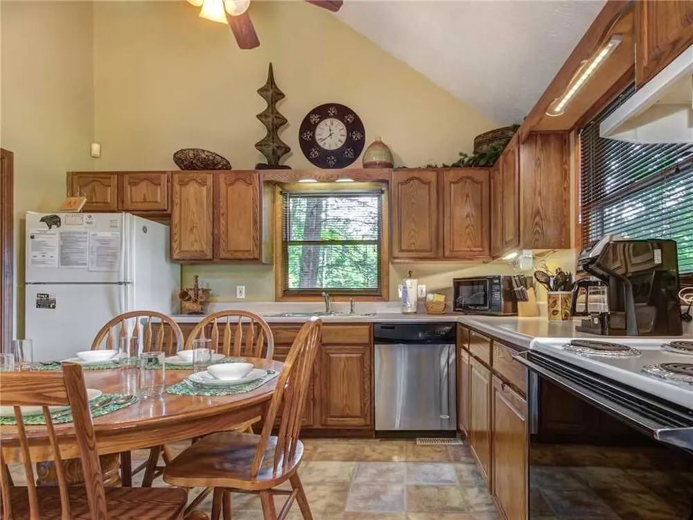 Between Here and There 2 Bedroom Home with Hot Tub