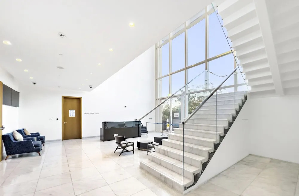 WelHome - Deluxe Apartment With Direct Access to the Beach