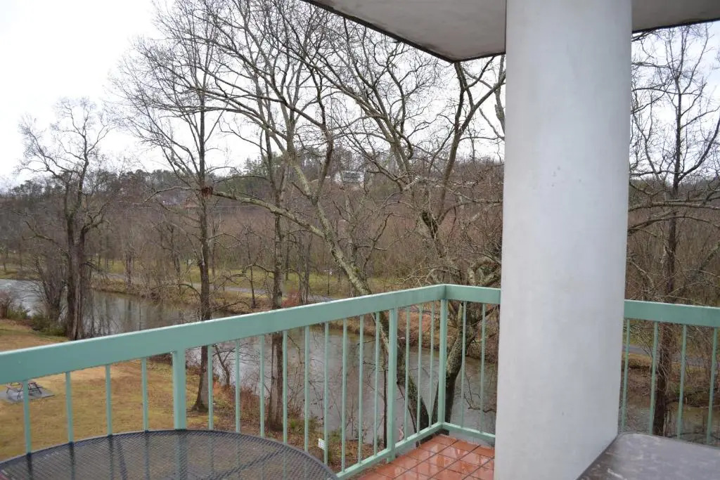 River Place Condos 401 2BD