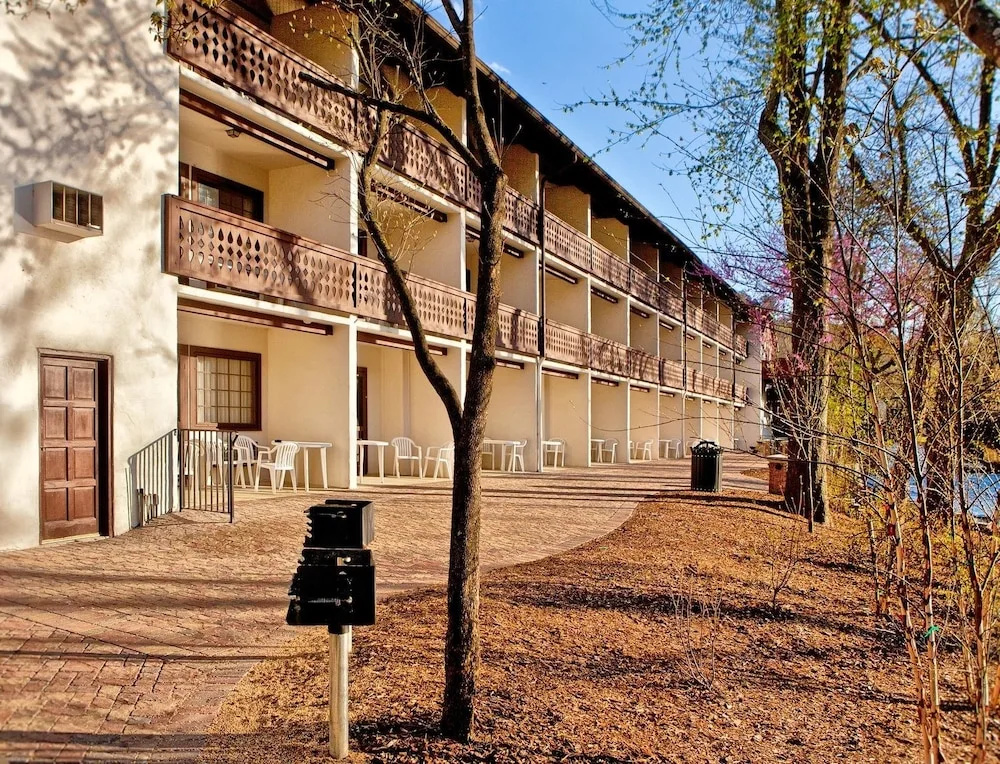 Helendorf River Inn, Suites & Conference Center