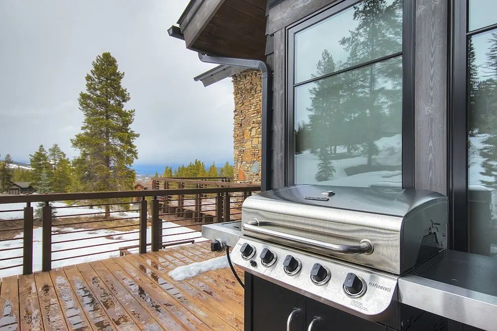 Gold Run Getaway 5 Bedroom Home by RedAwning
