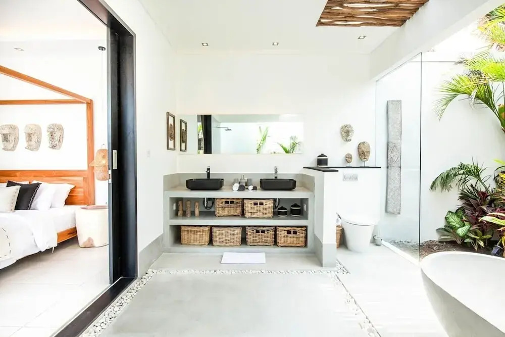 Spectacular 4BR Villa, 400m to Beachfront Elegance