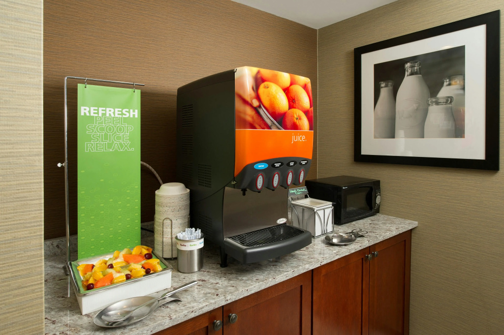 Hampton Inn & Suites Syracuse/Carrier Circle