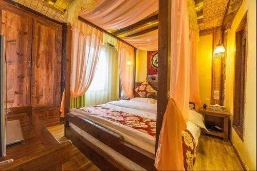 Floral Hotel·Yunjing Zhinan Hotel(Dayan Gucheng dashuiche store)