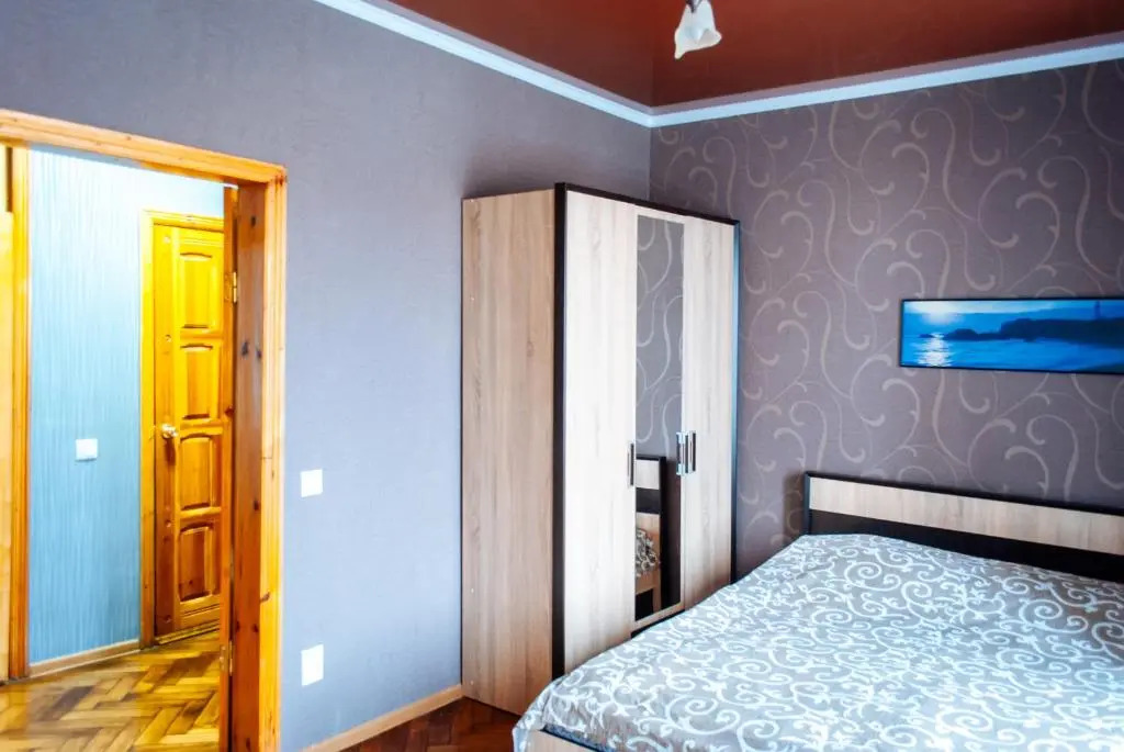 Royal Apartment On Bazhanova 11 A