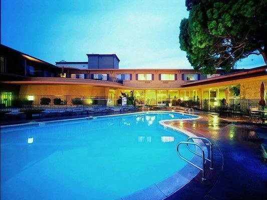 Radisson Villa San Mateo