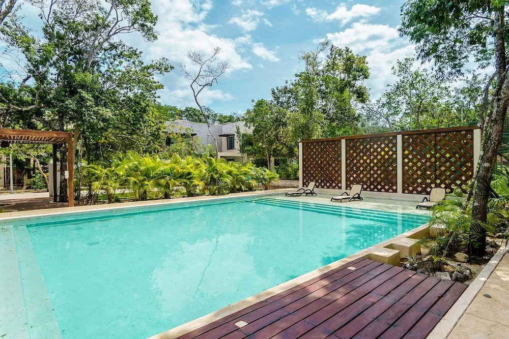 Magazine-worthy Villa Ponderosa with Private Pool & Gated Area