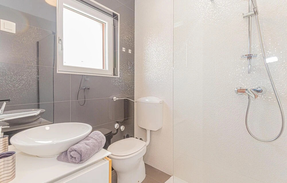 Awesome Home in Brodarica with Hot Tub, WiFi & 6 Bedrooms