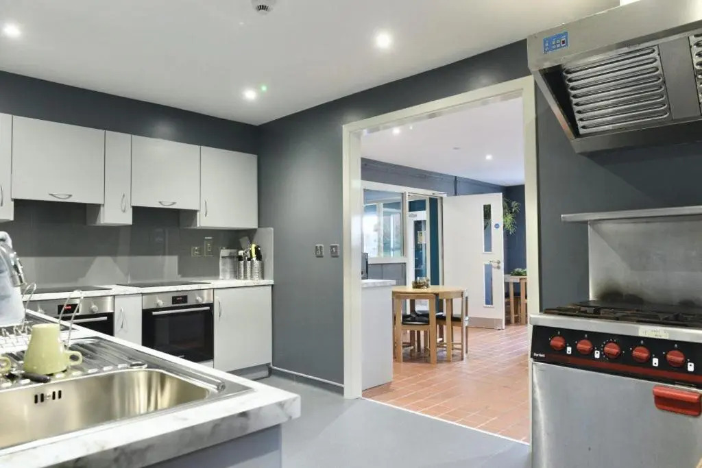 Rostrevor Mountain Lodge Hostel Accommodation