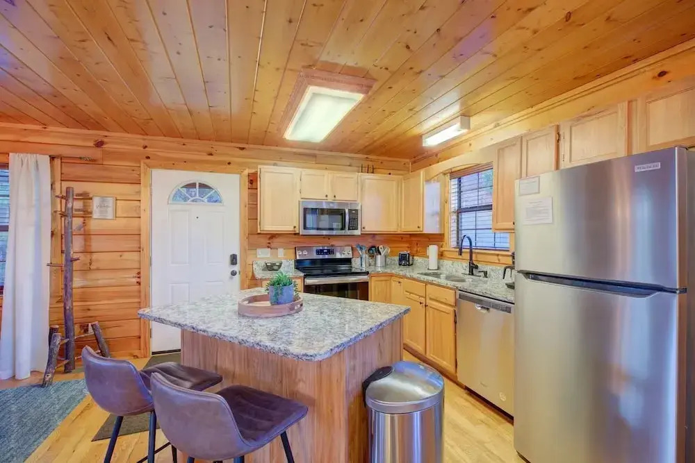 All Ya Need 4 Bedroom Cabin