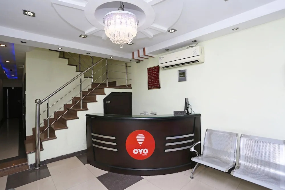 OYO 8909 Hotel Grand