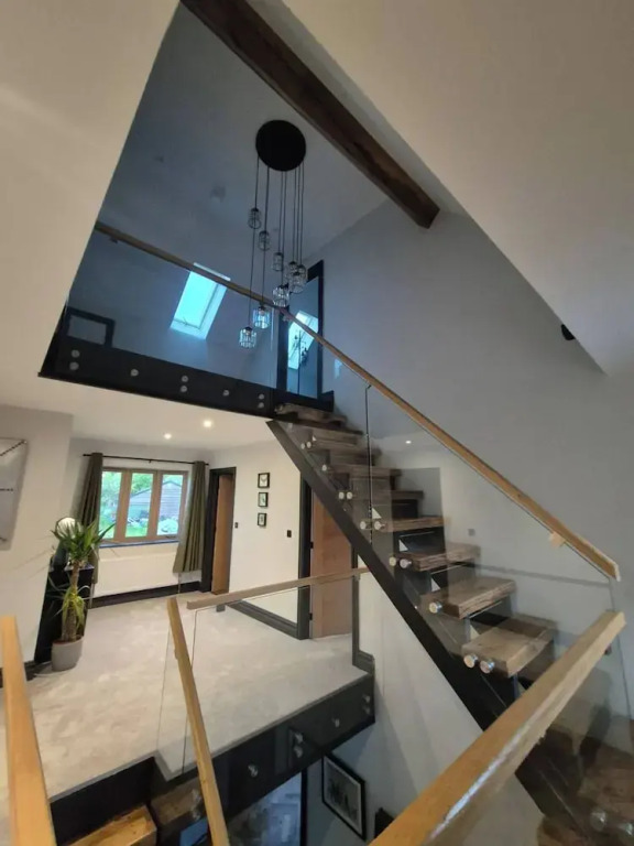 Luxurious 5-bedroom House Rental With Scenic Countryside Views