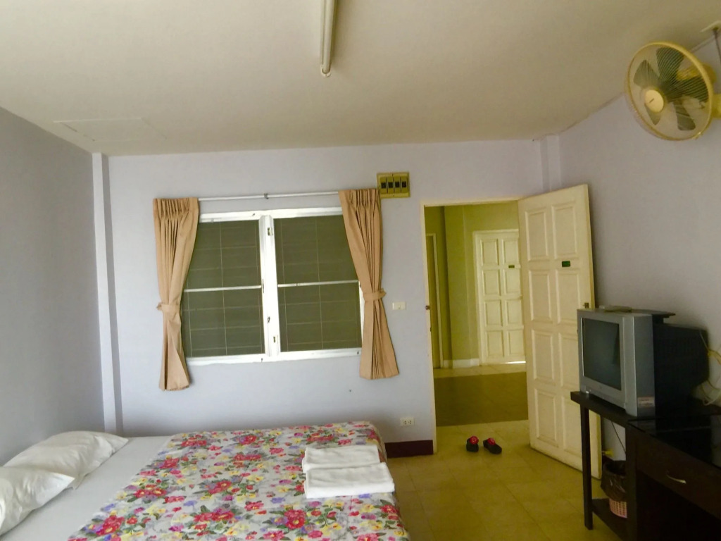Ekkamon Apartment