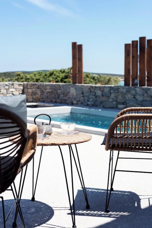 Paros Comfy Suites