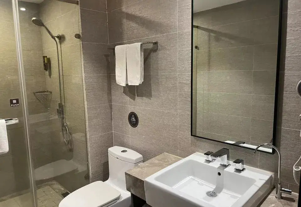 Hangzhou Qingchao Boutique Hotel (Hangfa Factory Metro Station Yinlong Department Store)