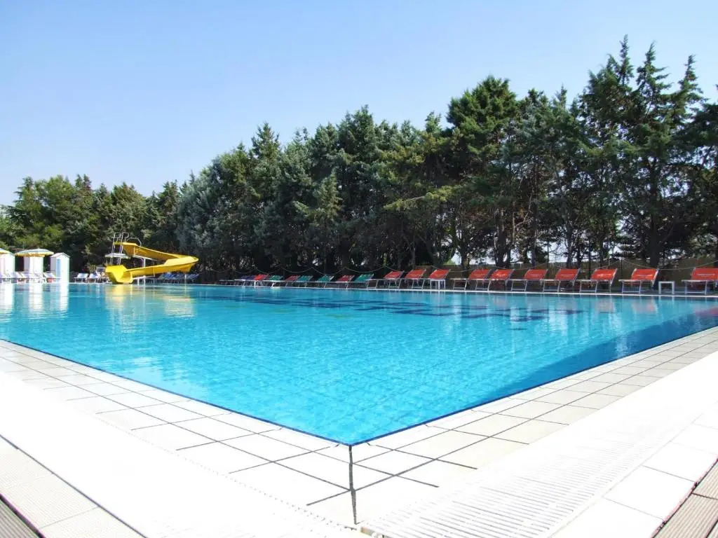 Happy Camp mobile homes in Camping Village Paestum