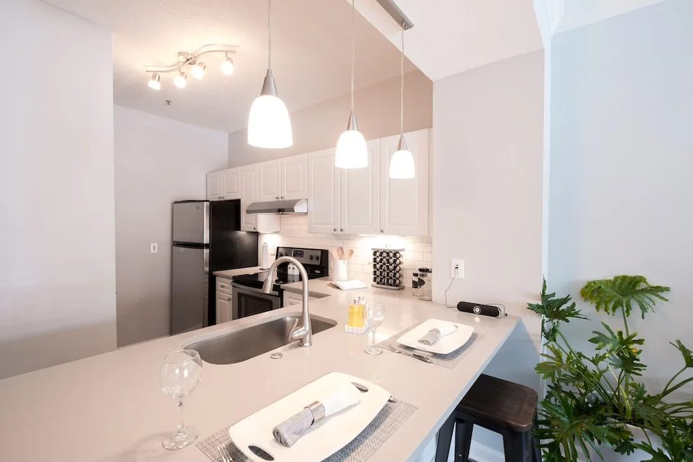 Hope St Downtown Luxury Rentals