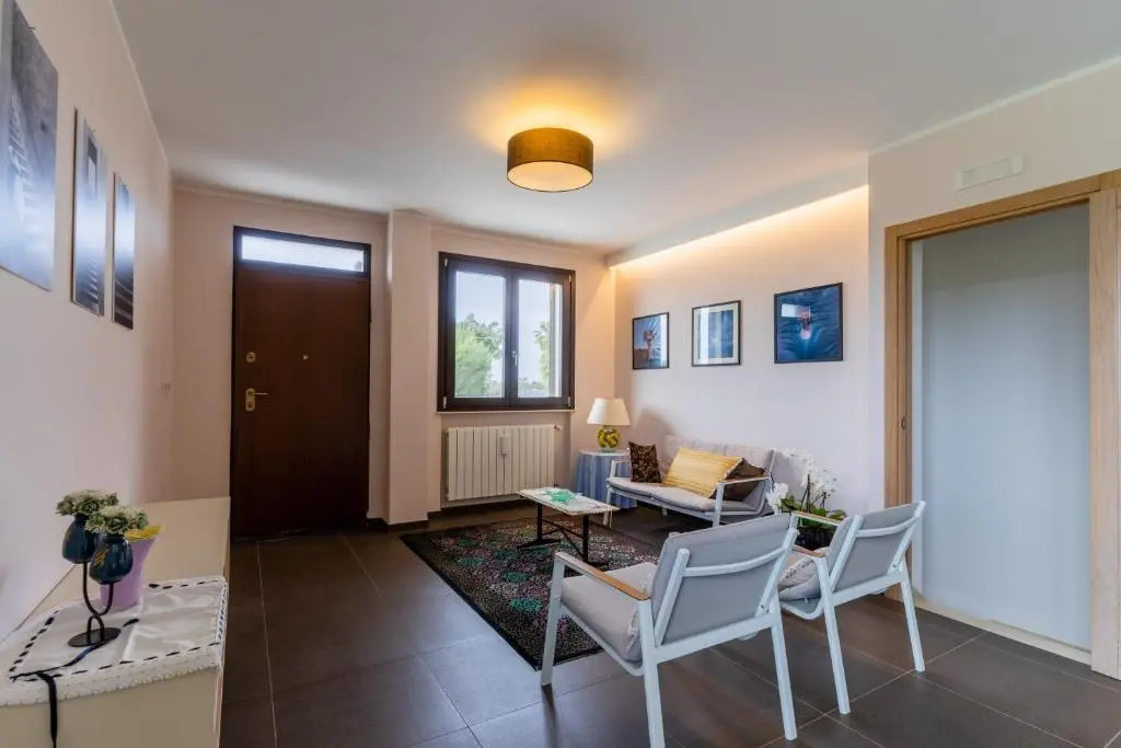 Intera villa ad uso esclusivo con 2 bagni 4 camere da letto,garage,giardino,area fitness,lavatrice,wifi