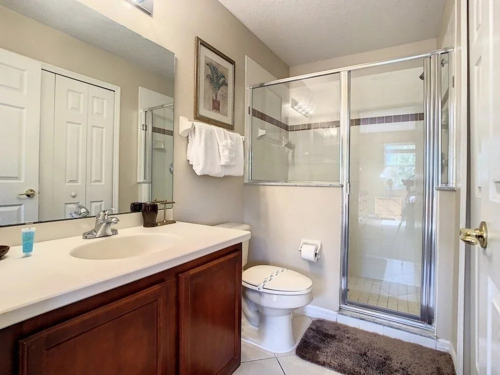 Fantastic 7 Bed 6 Bath In Prestigious Gated Comm. 7 Bedroom Villa by Redawning