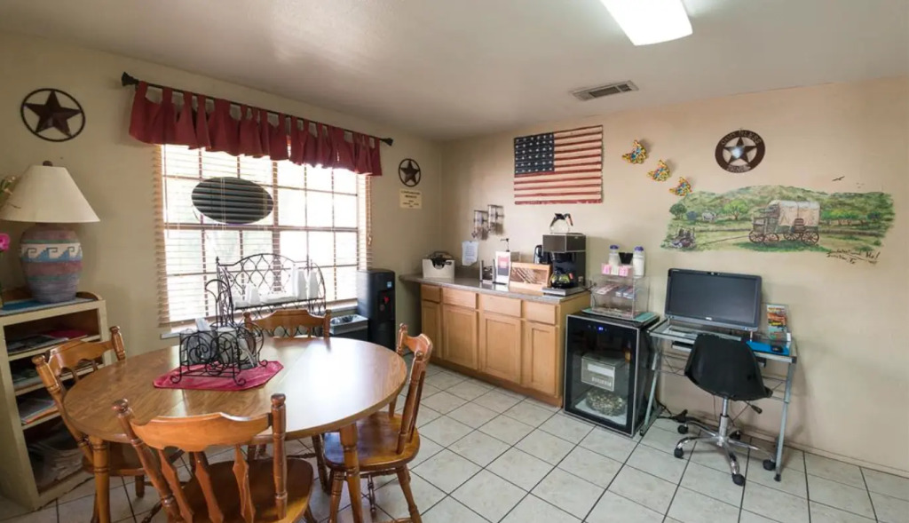 Americas Best Value Inn - Legends Inn
