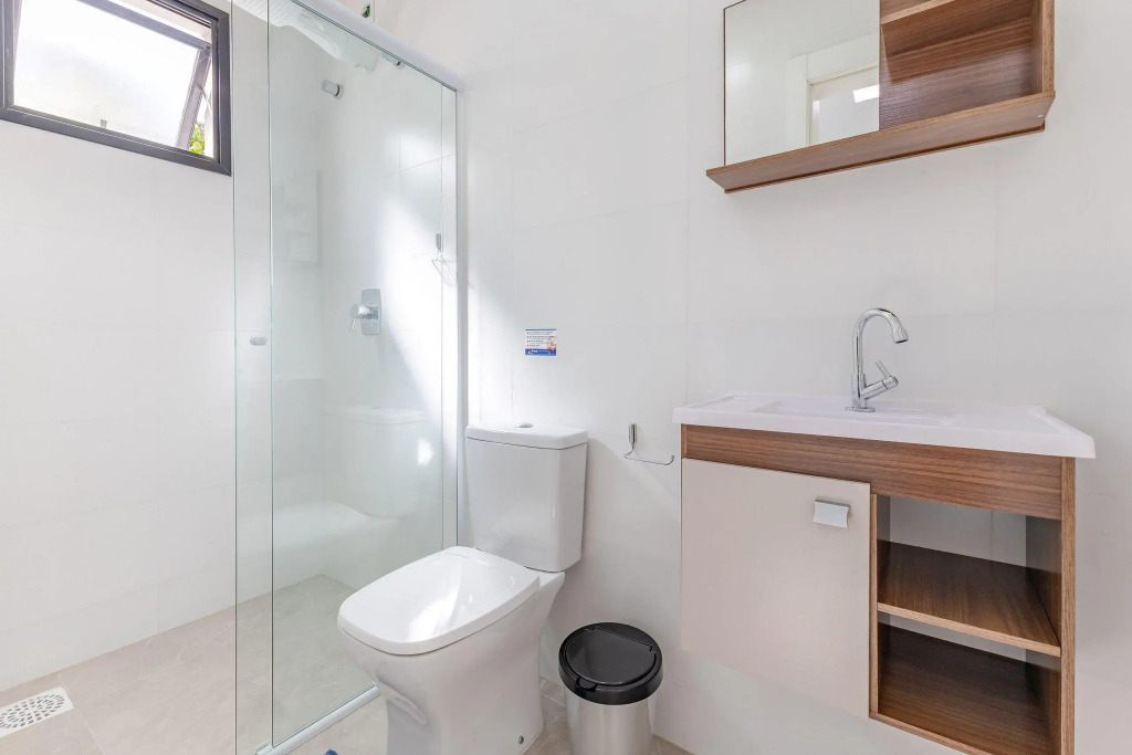 Apartamento em Condomínio com Piscina Pertinho do Mar
