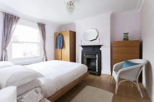 York Rise by Onefinestay