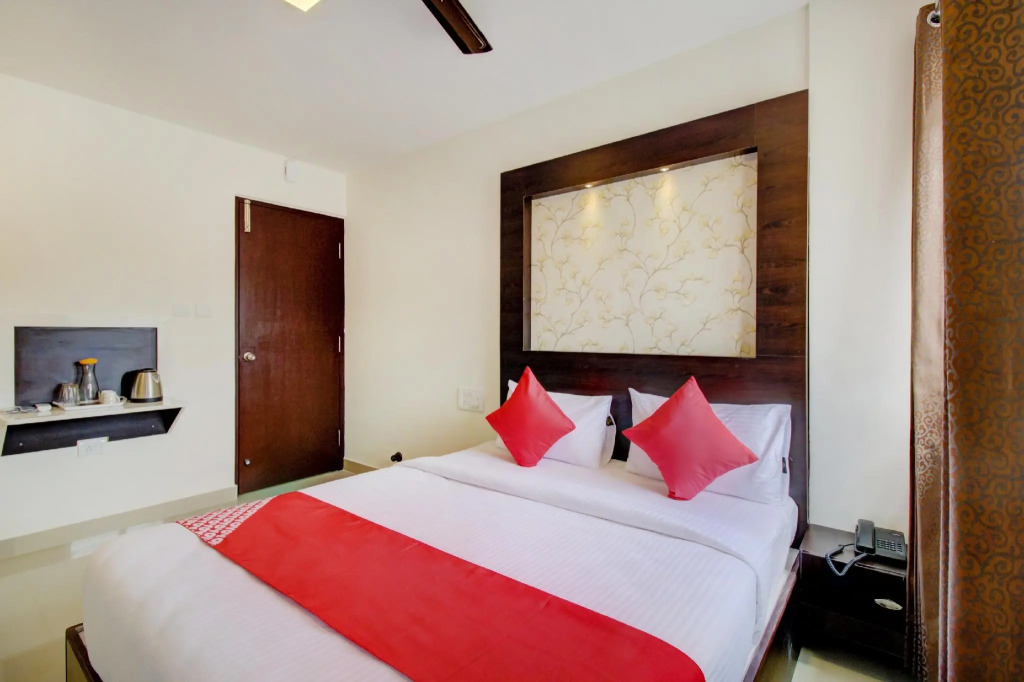 OYO 75776 Sri Sai Suites
