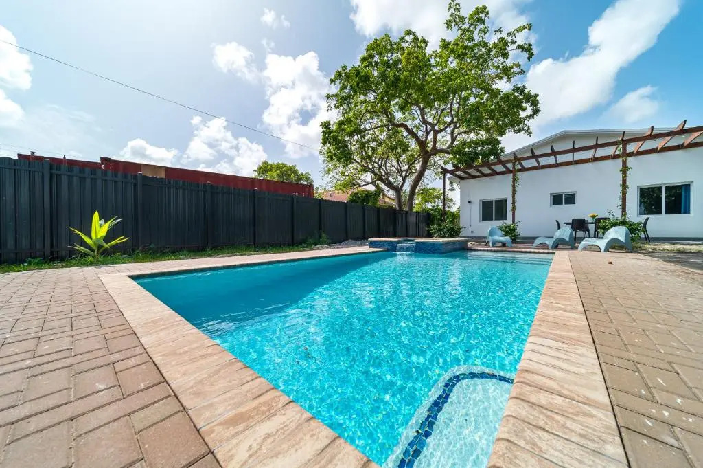 Pool Boutique Villa by the Beach 1